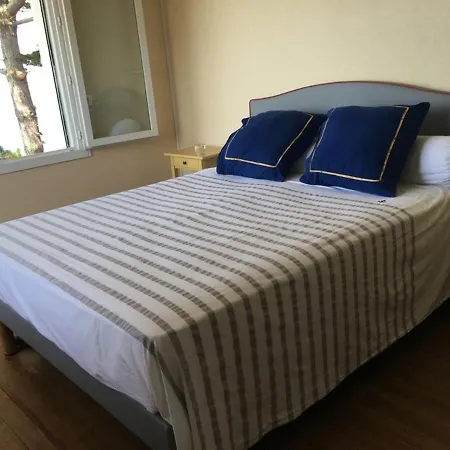 Arcachon, 4 Bedrooms, 9 Persons - Fr-1-433-10 Аркашон